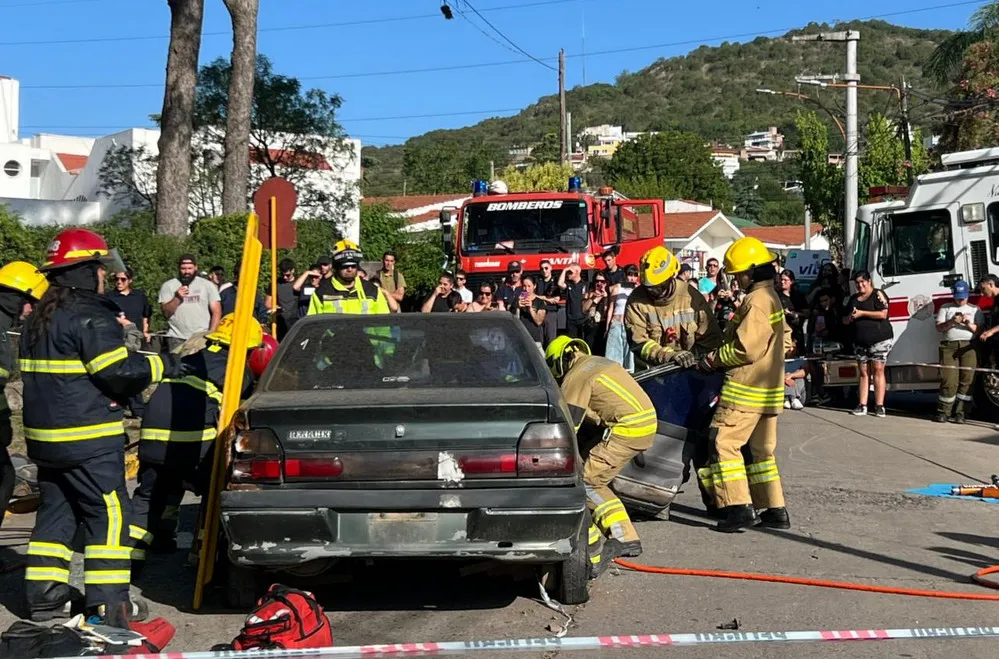 REGION OBJETIVO FOTO VILLA CARLOS PAZ FINDE XXL NOVIEMBRE 3