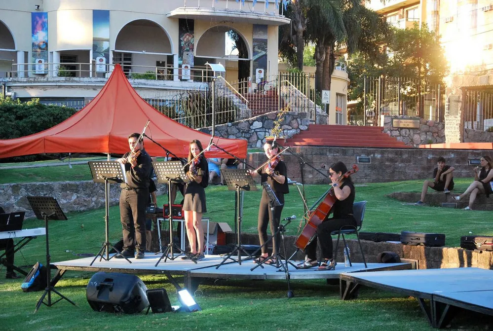 REGION OBJETIVO FOTO VILLA CARLOS PAZ PRIMER FINDE ENERO 2025 3