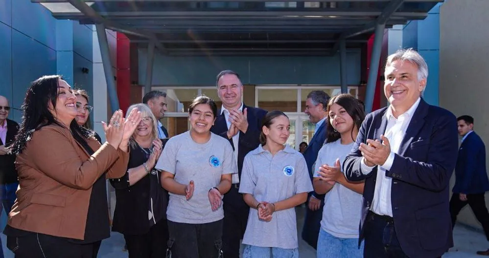 REGION OBJETIVO FOTO LA CARLOTA ESCUELA PROA INAUGURACION
