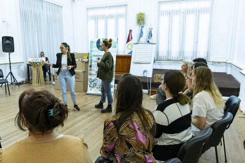 REGION OBJETIVO FOTO RIO CUARTO Cierre Identidad Emprendedora (2)