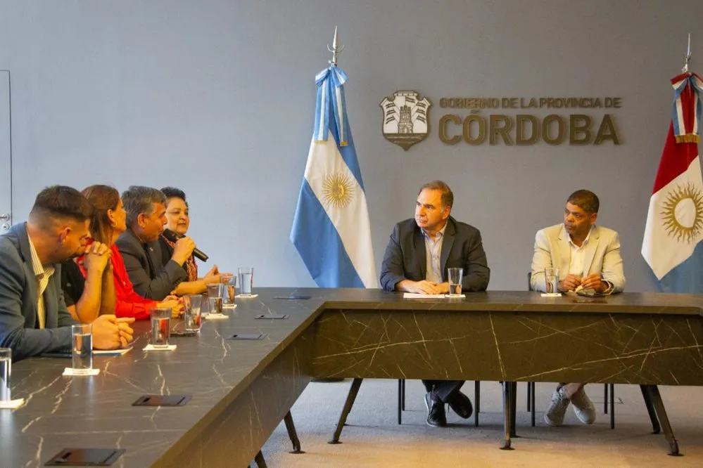 REGION OBJETIVO FOTO KITS DEPORTIVOS ESCUELAS