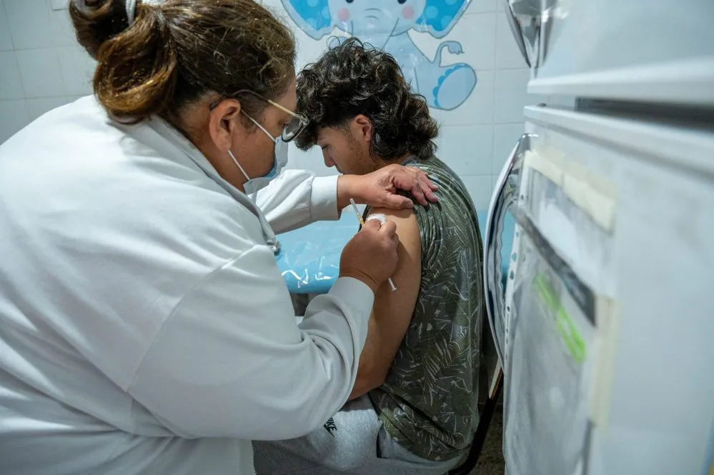 REGION OBJETIVO FOTO ARROYITO VACUNACION DENGUE 1