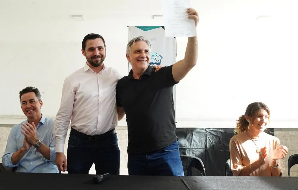 REGION OBJETIVO FOTO MALVINAS ARGENTINAS LLARYORA MAZZALAY