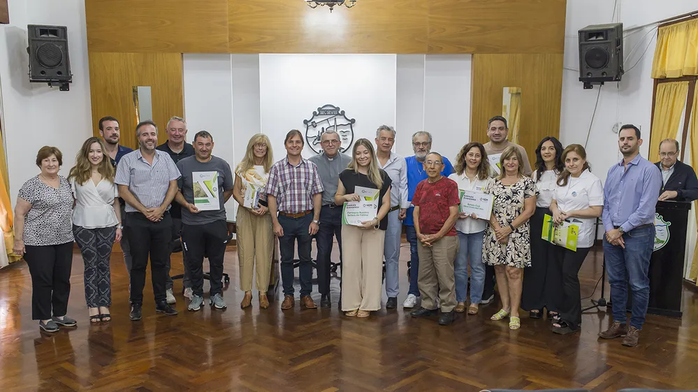 REGION OBJETIVO FOTO BELL VILLE ENTREGA FONDOS ESTACIONAMIENTO