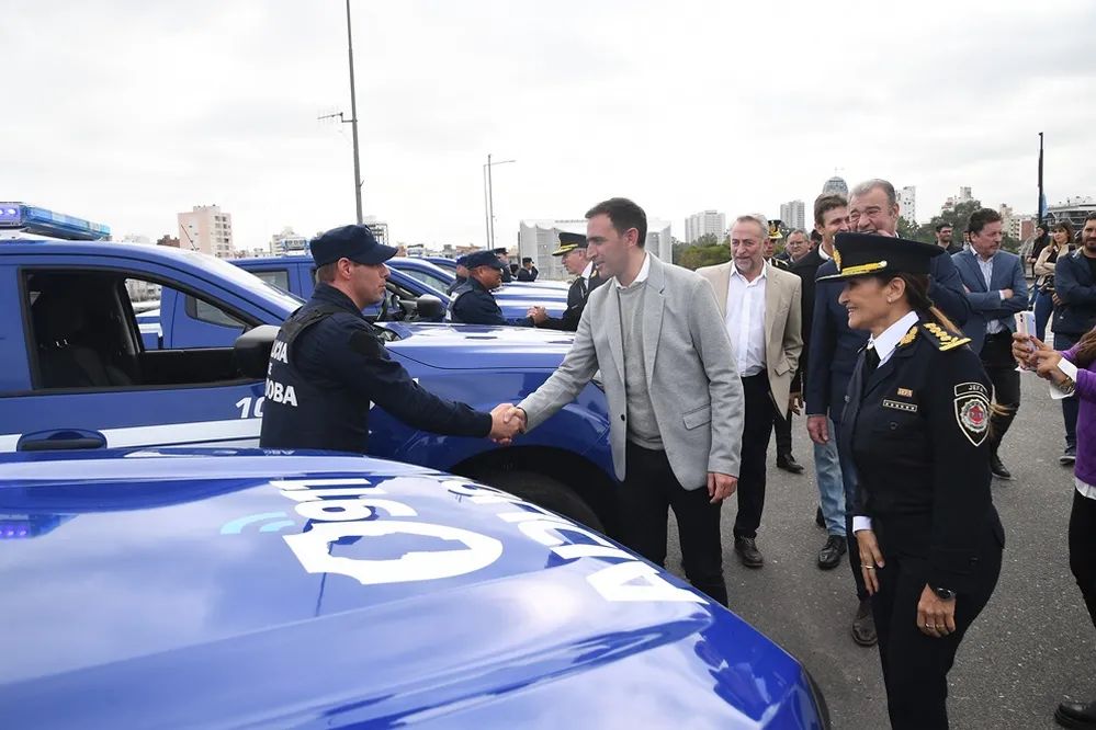 REGION OBJETIVO FOTO ENTRAGA-DE-MOVILES-POLICIAL-DSC_7702-1