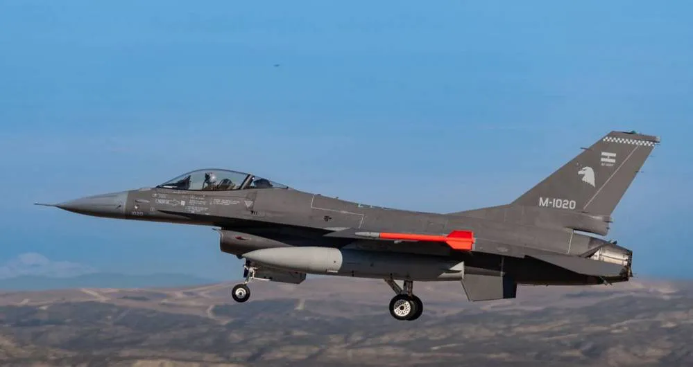 REGION OBJETIVO FOTO AVION F 16 DEFENSA