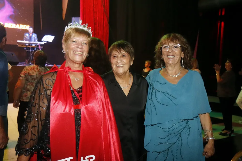 REGION OBJETIVO FOTO VILLA CARLOS PAZ ABUELAZO 2025 4