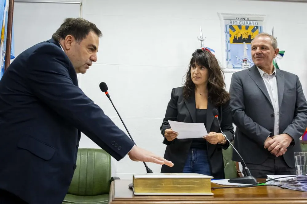 REGION OBJETIVO FOTO RIO CUARTO JURAMENTO DEFENSOR DEL PUEBLO 1