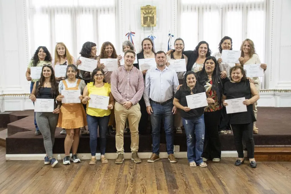 REGION OBJETIVO FOTO RIO CUARTO TRAMA EMPRENDEDORA ENTREGA CERTIFICADOS