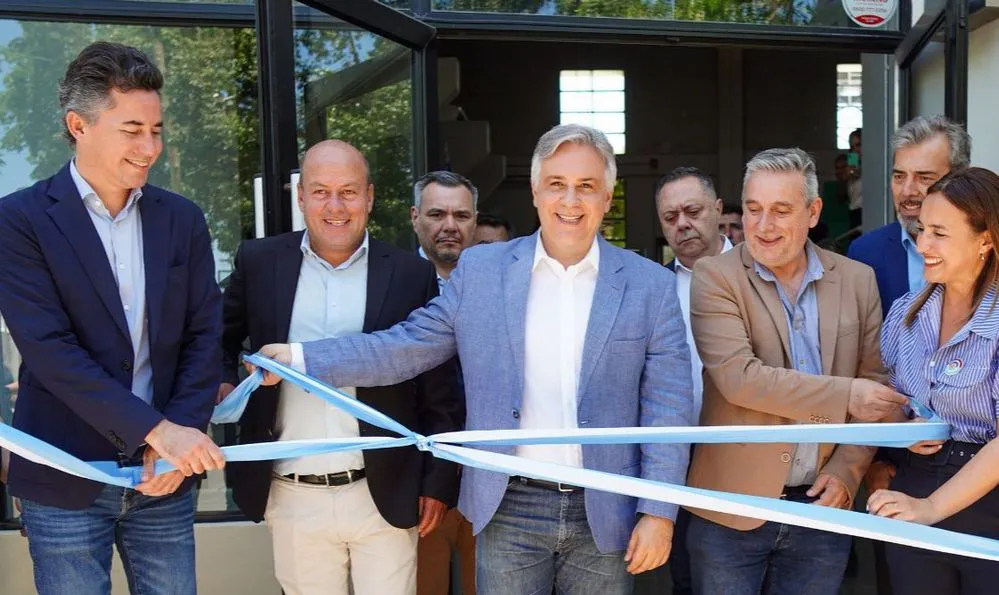 REGION OBJETIVO FOTO CRUZ DEL EJE LLARYORA INAUGURACION CENTRO CIVICO