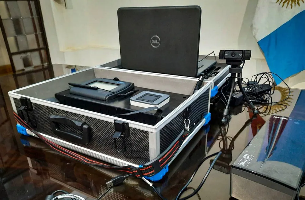 REGION OBJETIVO FOTO RIO CUARTO Valija de Documentación Móvil (2)