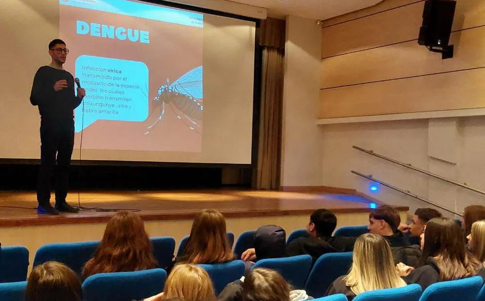 REGION OBJETIVO FOTO VILLA MARIA CAPACITACION ESTUDIANTES DENGUE