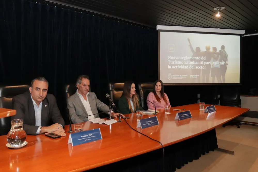 REGION OBJETIVO FOTO VILLA CARLOS PAZ PRESENTACION REGLAMENTO TURISMO ESTUDIANTIL 1