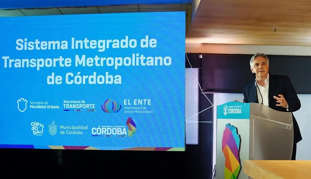 REGION OBJETIVO FOTO LLARYORA SISTEMA TRANSPORTE METROPOLITANO