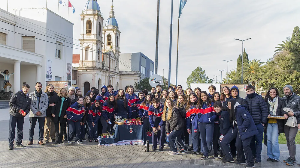 REGION OBJETIVO FOTO BELL VILLE DIA AMBIENTE ESCUELA PLAZA 2