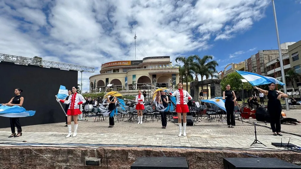 REGION OBJETIVO FOTO VILLA CARLOS PAZ DIA DELA IDENTIDAD 4