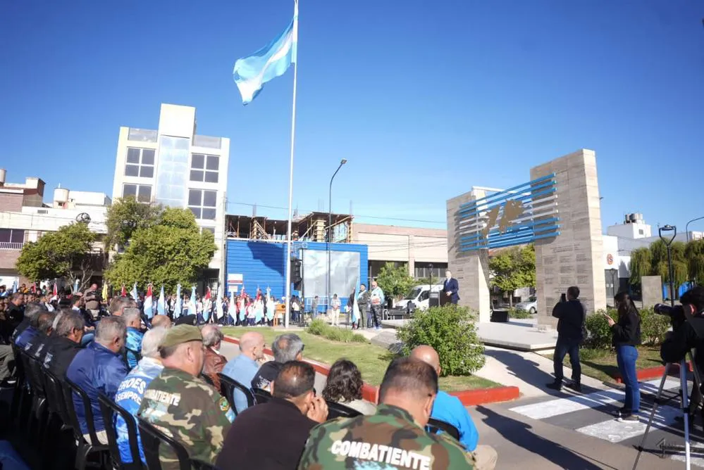 REGION OBJETIVO FOTO VILLA MARIA ACTO MONUMENTO MALVINAS