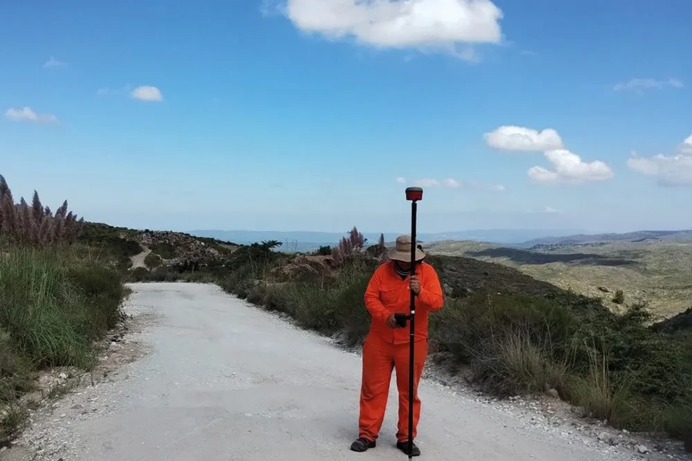 REGION OBJETIVO FOTO TANTI CAMINO CERRO BLANCO