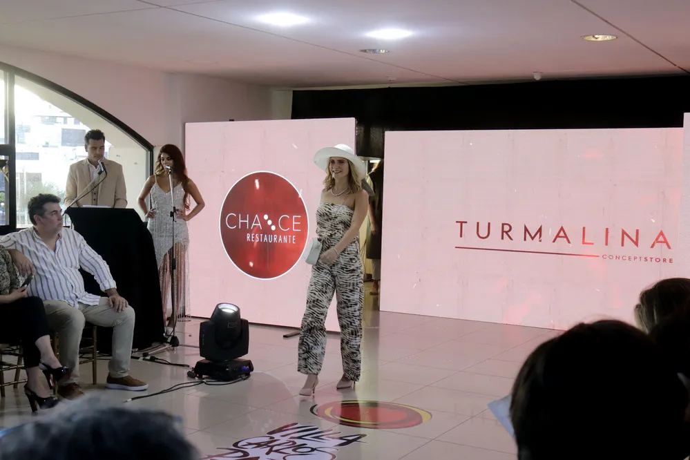 REGION OBJETIVO FOTO VILLA CARLOS PAZ DESFILE VERNUCCI 4