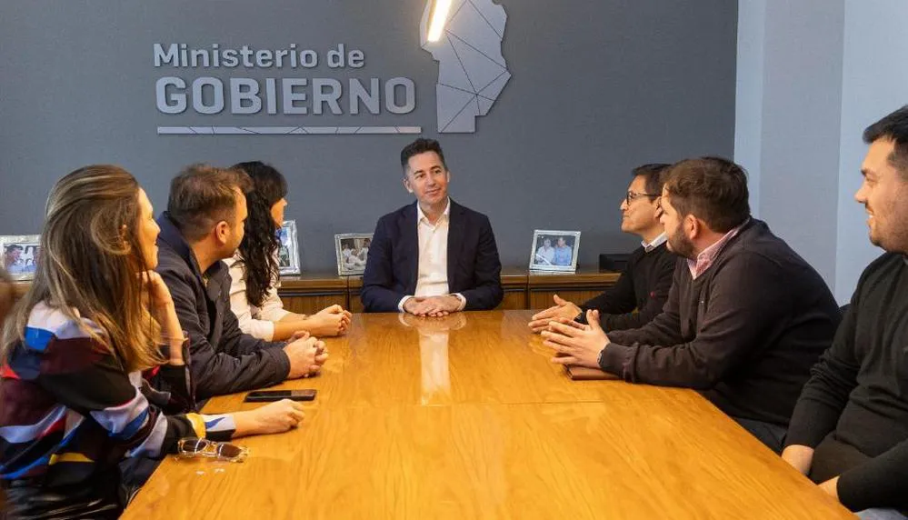 REGION OBJETIVO FOTO GOBIERNO REUNION DEPTO SAENZ PEÑA