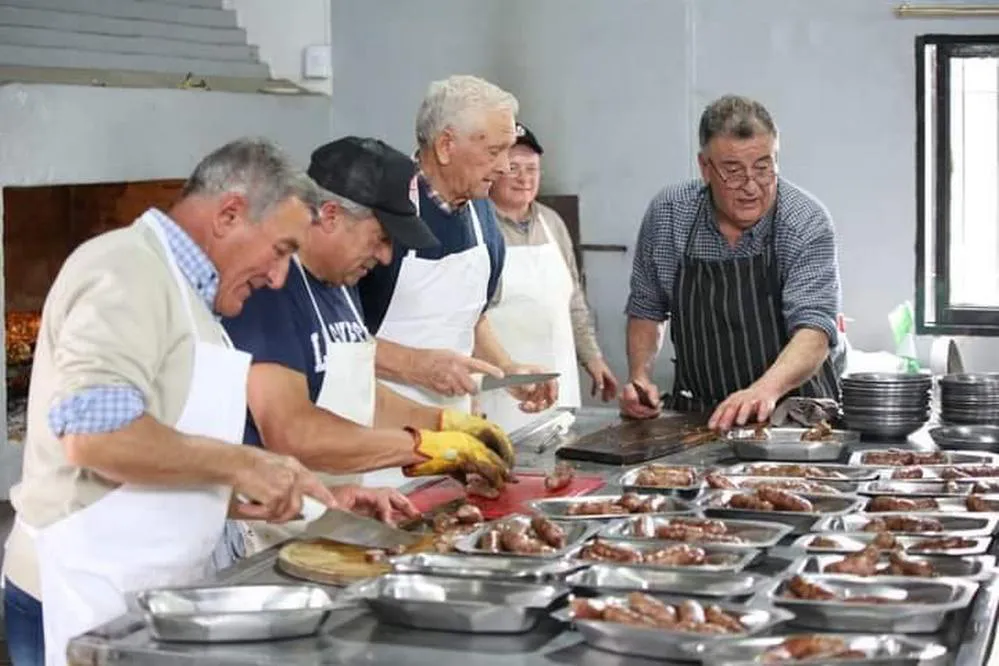 REGION OBJETIVO FOTO COLONIA CAROYA FIESTA COMIDA CAROYENSE 1