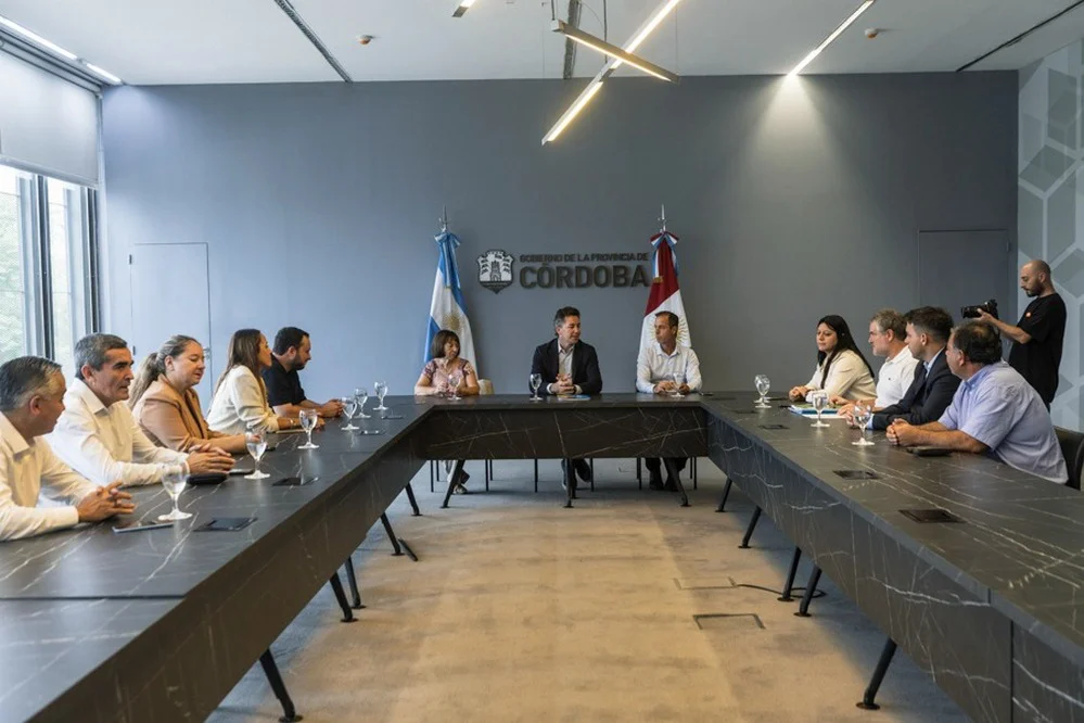 REGION OBJETIVO FOTO GOBIERNO OBRAS REUNION