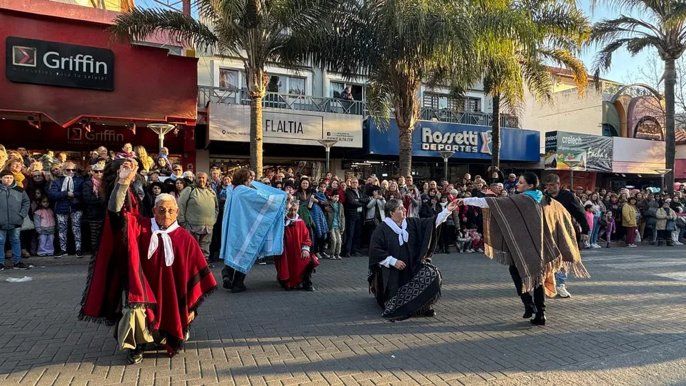 REGION OBJETIVO FOTO VILLA CARLOS PAZ ANIVERSARIO 111 3