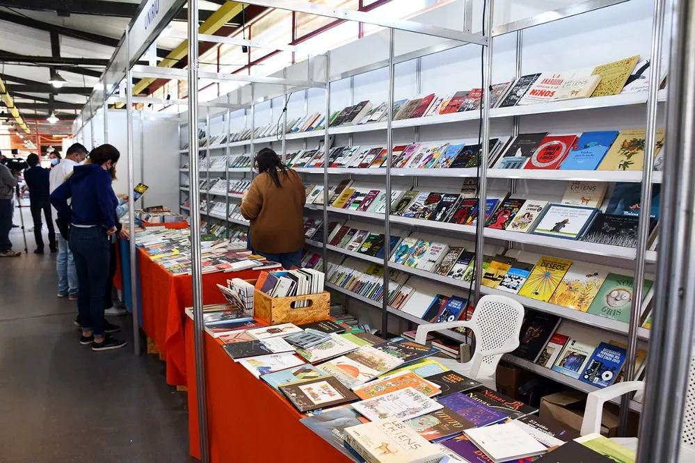 REGION OBJETIVO FOTO RIO CUARTO FERIA DEL LIBRO