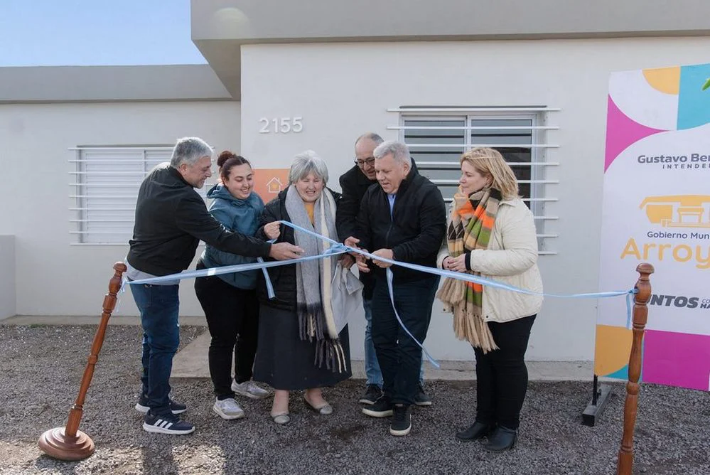 REGION OBJETIVO FOTO ARROYITO ENTREGA VIVIENDAS NUEVO SUR