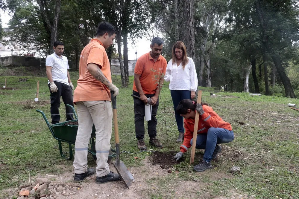REGION OBJETIVO FOTO VILLA CARLOS PAZ REFORESTACION PARQUE LA QUINTA