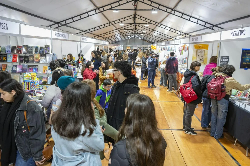 REGION OBJETIVO FOTO RIO CUARTO FERIA DEL LIBRO FINAL