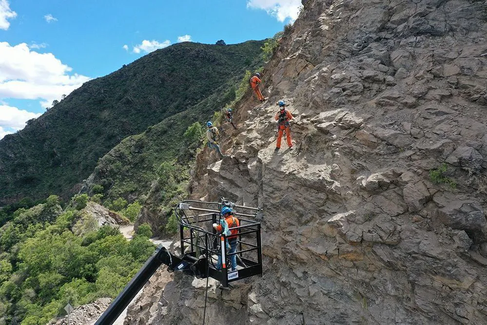 REGION OBJETIVO FOTO TUNELES DE TANINGA OBRAS RUTA 28 1