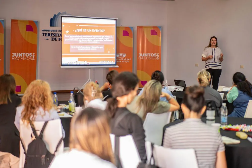 REGION OBJETIVO FOTO ARROYITO CAPACITACION TURISMO