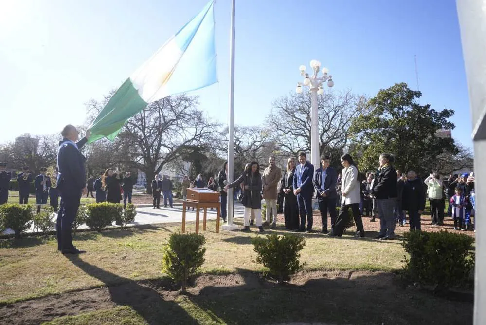 REGION OBJETIVO FOTO VILLA MARIA IZAMIENTO BANDERA 1