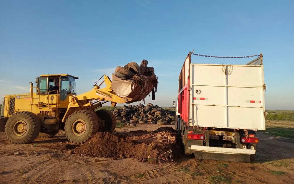 REGION OBJETIVO FOTO OLIVA RETIRO DE NEUMATICOS EN DESUSO