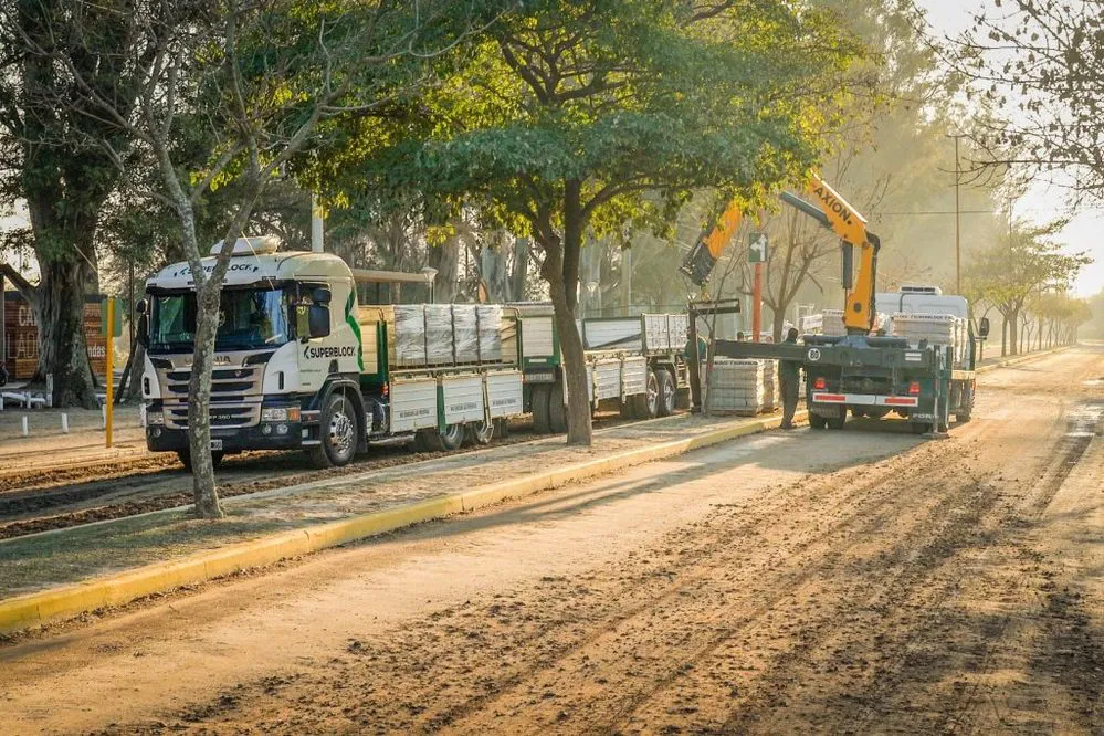 REGION OBJETIVO FOTO ARROYITO ADOQUINADO COSTANERA INICIO