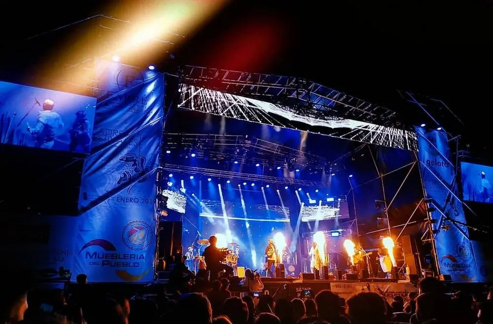 REGION OBJETIVO FOTO DEAN FUNES FESTIVAL ESCENARIO