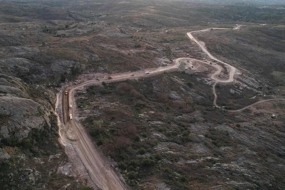 REGION OBJETIVO FOTO TANTI PAVIMENTACION RUTA 28 AVANCE