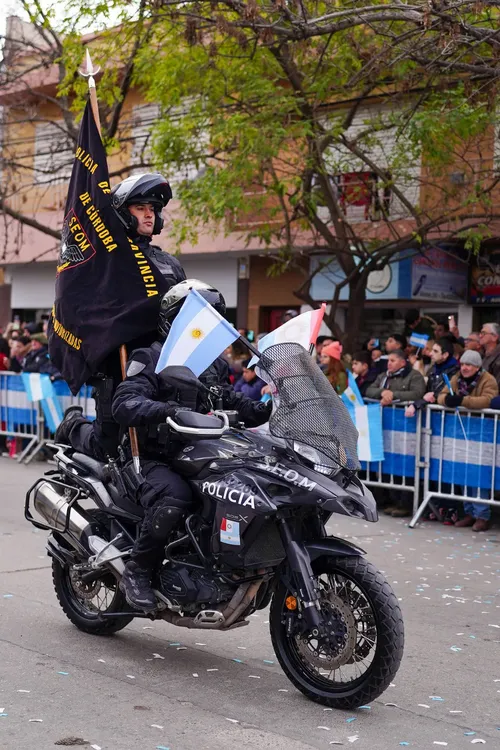 REGION OBJETIVO FOTO RIO TERCERO 9 DE JULIO DESFILE 8