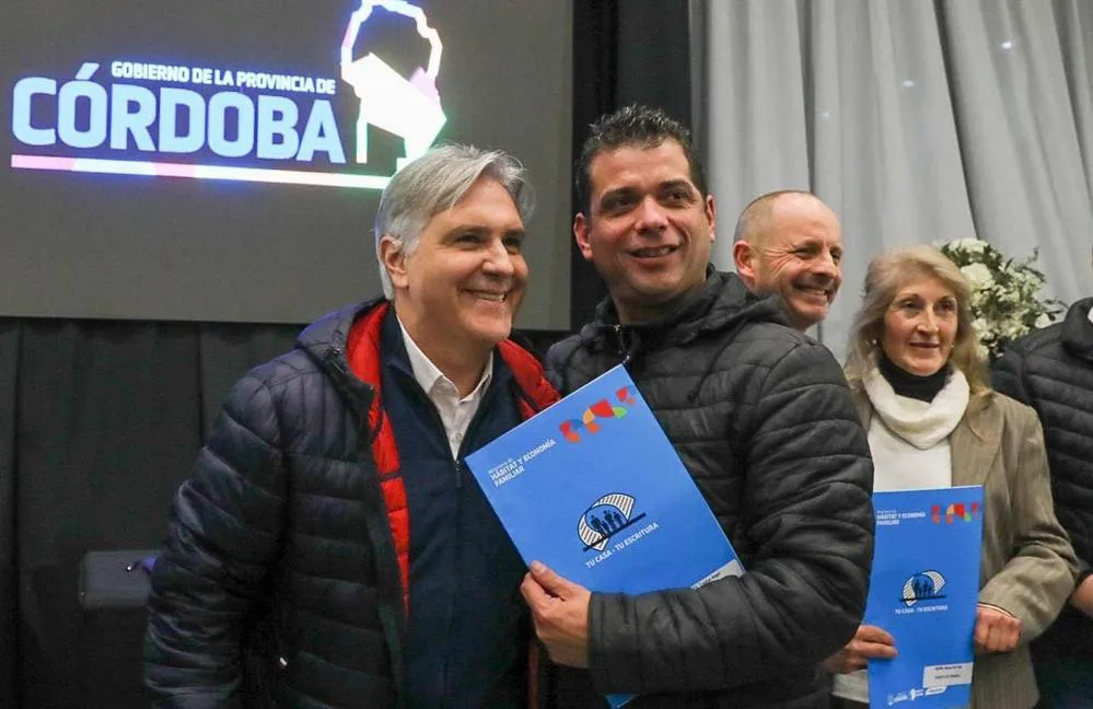 REGION OBJETIVO FOTO TRANSITO LLARYORA ANUNCIOS