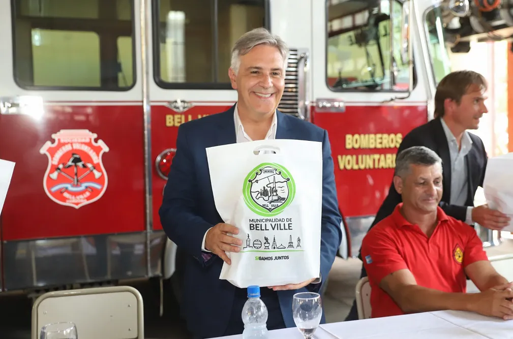 Llaryora en Bell Ville