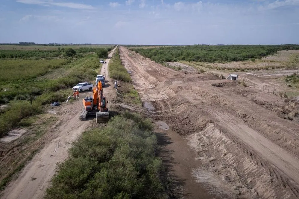 REGION OBJETIVO FOTO CANAL BAJO HONDO ARROYO CALCHÍN