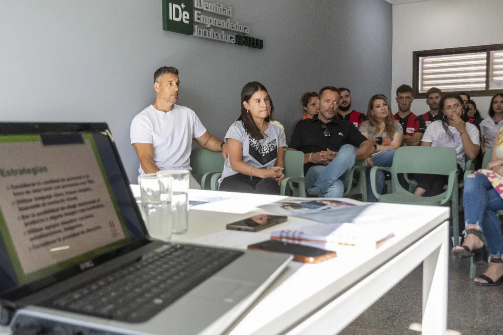 REGION OBJETIVO FOTO RIO CUARTO Capacitación La Hora Silenciosa (2)