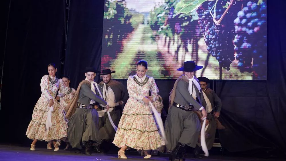 REGION OBJETIVO FOTO COLONIA CAROYA FIESTA VENDIMIA 3
