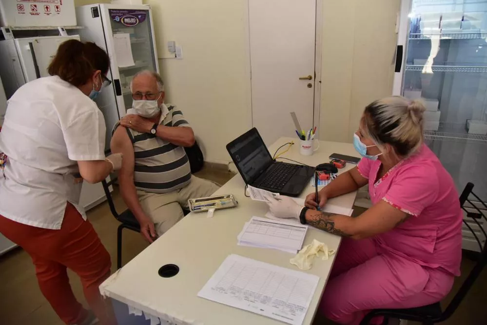 REGION OBJETIVO FOTO VILLA MARIA TERCERA DOSIS VACUNA