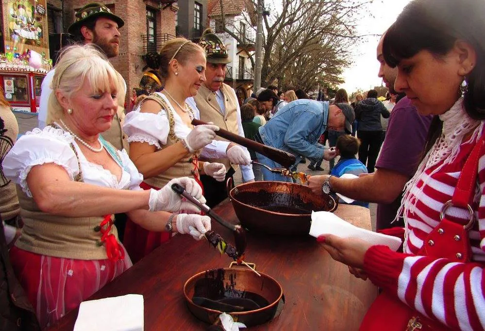 REGION OBJETIVO FOTO VGB FIESTA CHOCOLATE ALPINO 2024 FONDUE FACE